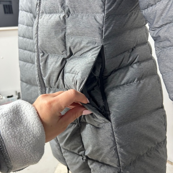 The North Face Women’s Gray Down Puffer Jacket Size XS - Picture 3 of 10